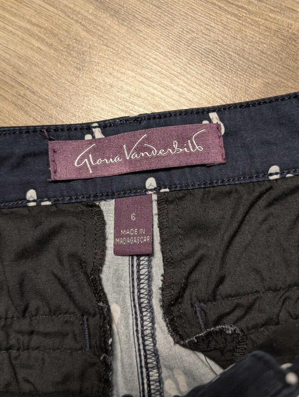 Gloria Vanderbilt' Cotton Blend Navy Shorts/Flip Flops Women's Size 6 - Picture 4 of 9